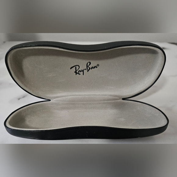 Ray-Ban Black Hard Shell Sunglass/Eyeglass Case - Picture 1 of 2